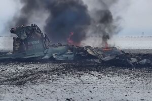 Украинские военные уничтожили российский самолет