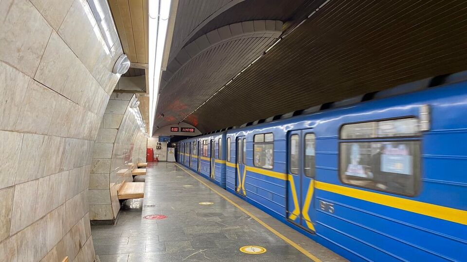 Київський метрополітен із 18 квітня перевозитиме пасажирів із 06.30 до 20.00