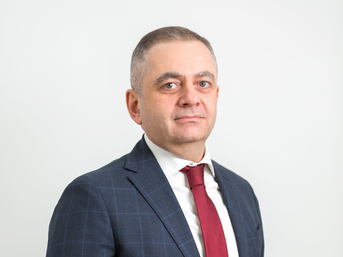 Углава с 2015 года был первым заместителем директора НАБУ