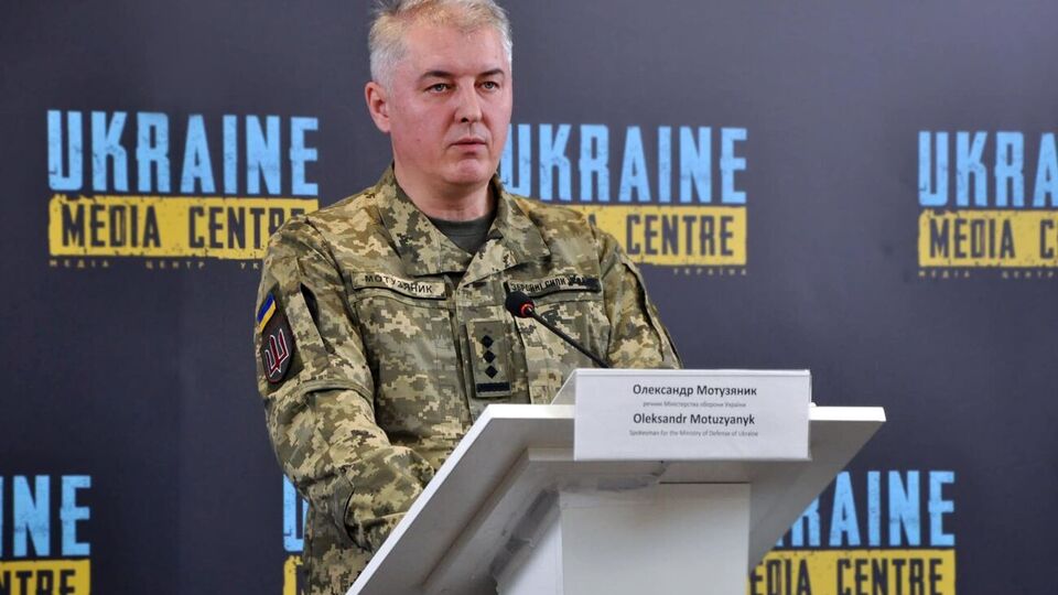 Украине "не помешают" средства контрбатарейной борьбы и радиоэлектронной разведки, отметил Мотузяник