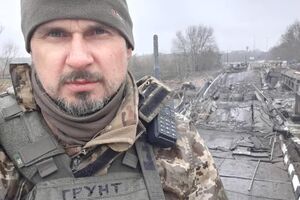 У березні Сенцов повідомив, що захищає столицю України від російських окупаційних військ у складі одного із підрозділів ЗСУ