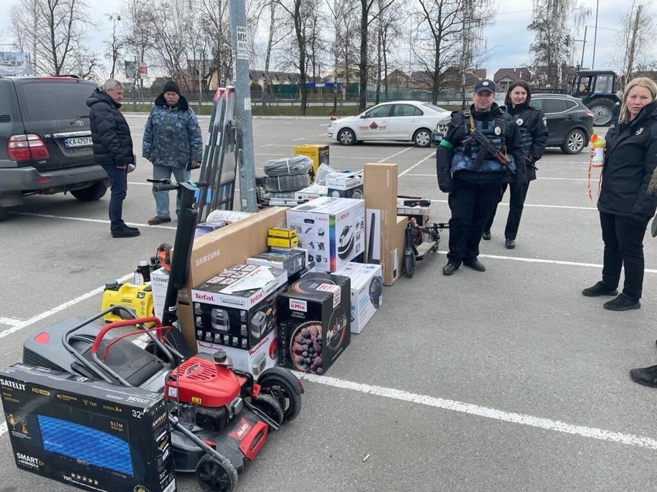 Четверо мародерів обікрали в Бучі один із будівельних супермаркетів, який зазнав атаки російських окупантів, зазначили в поліції Київської області