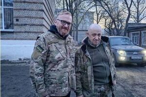 Милонов (слева) выложил совместную фотографию с Пригожиным (справа) якобы в Украине