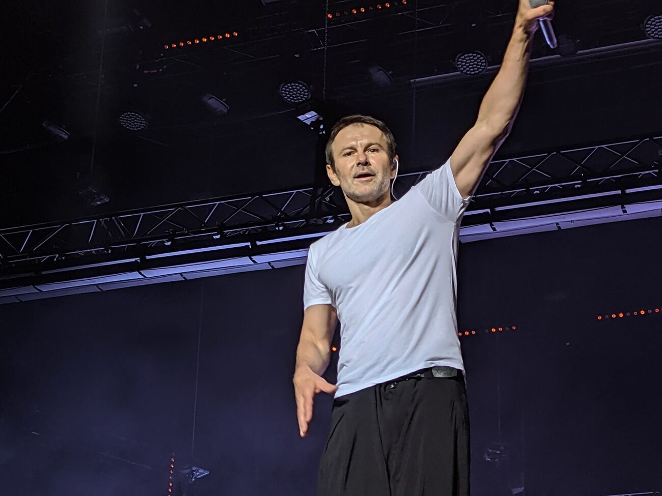 Вакарчук:&nbsp;В эту пятницу выходит мой кавер на одну очень известную мировую песню