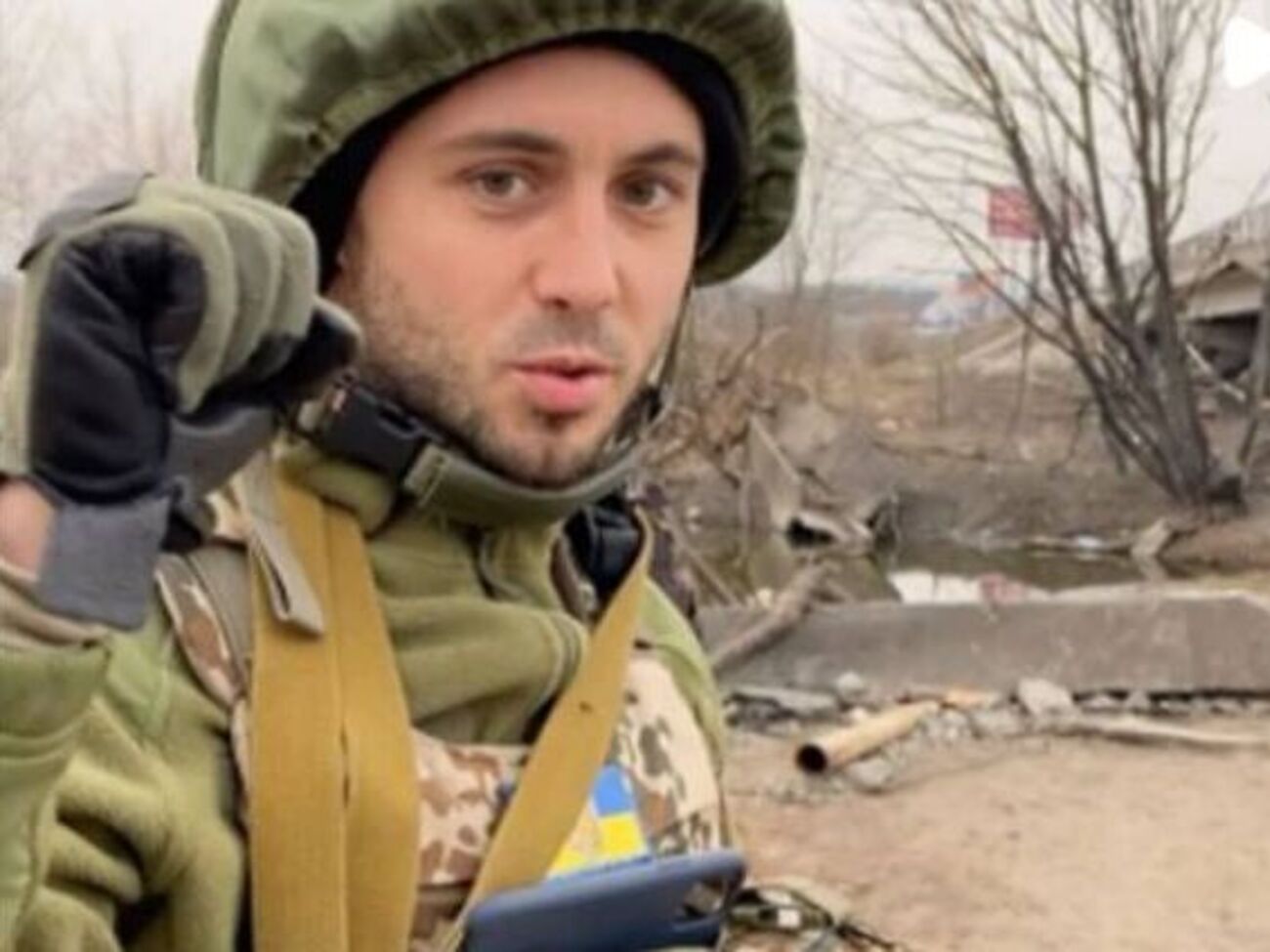 Тополя:&nbsp;Если же ты обозначишь себя ярким красным крестом медика, как это принято во всем мире, то русские пристрелят тебя и твой экипаж первым, а твое авто уничтожат