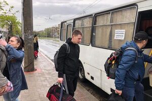 Десятки людей 19 квітня вдалося евакуювати