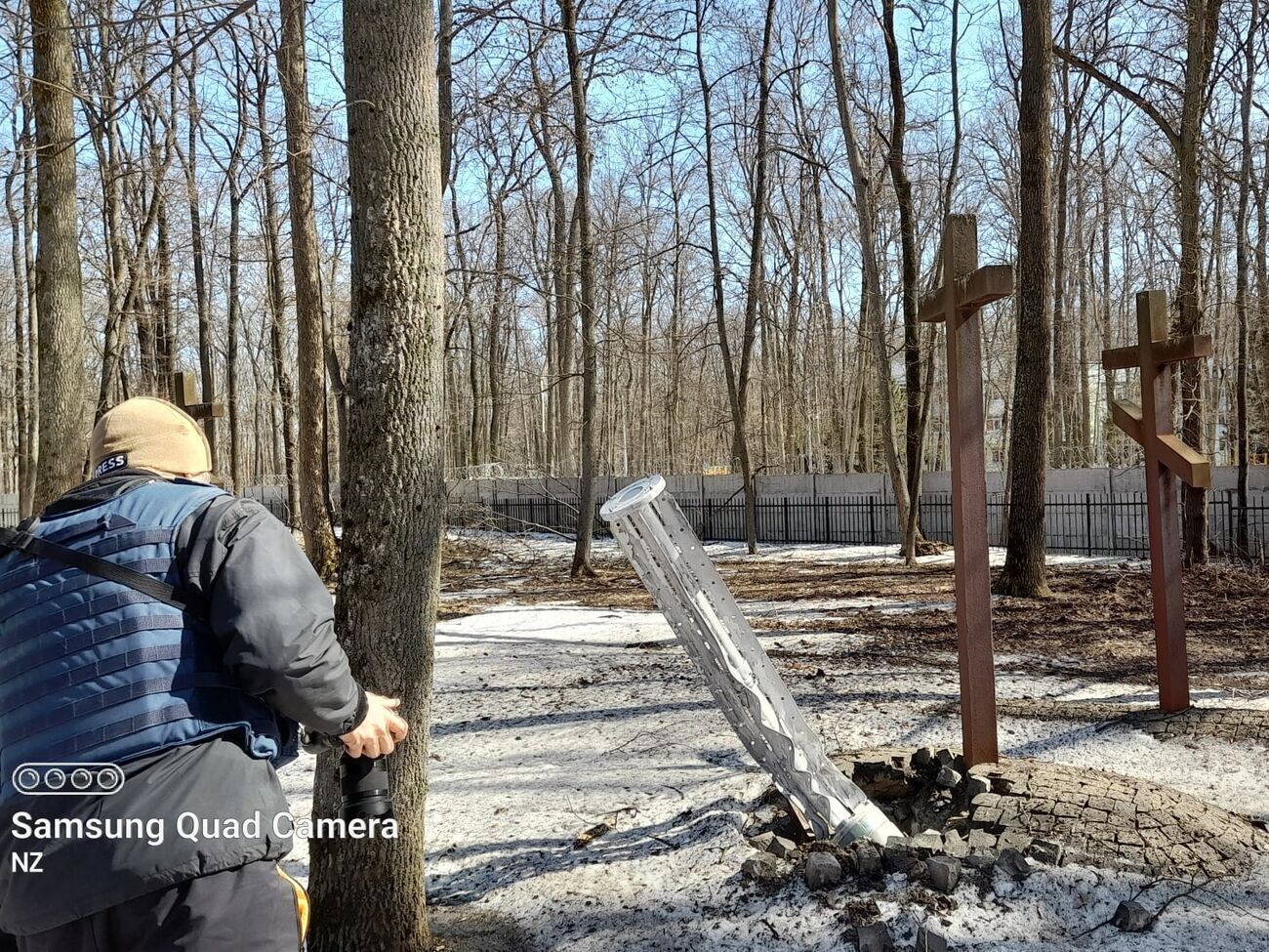 Оккупанты обстреляли Мемориальный комплекс жертвам тоталитаризма в Харькове