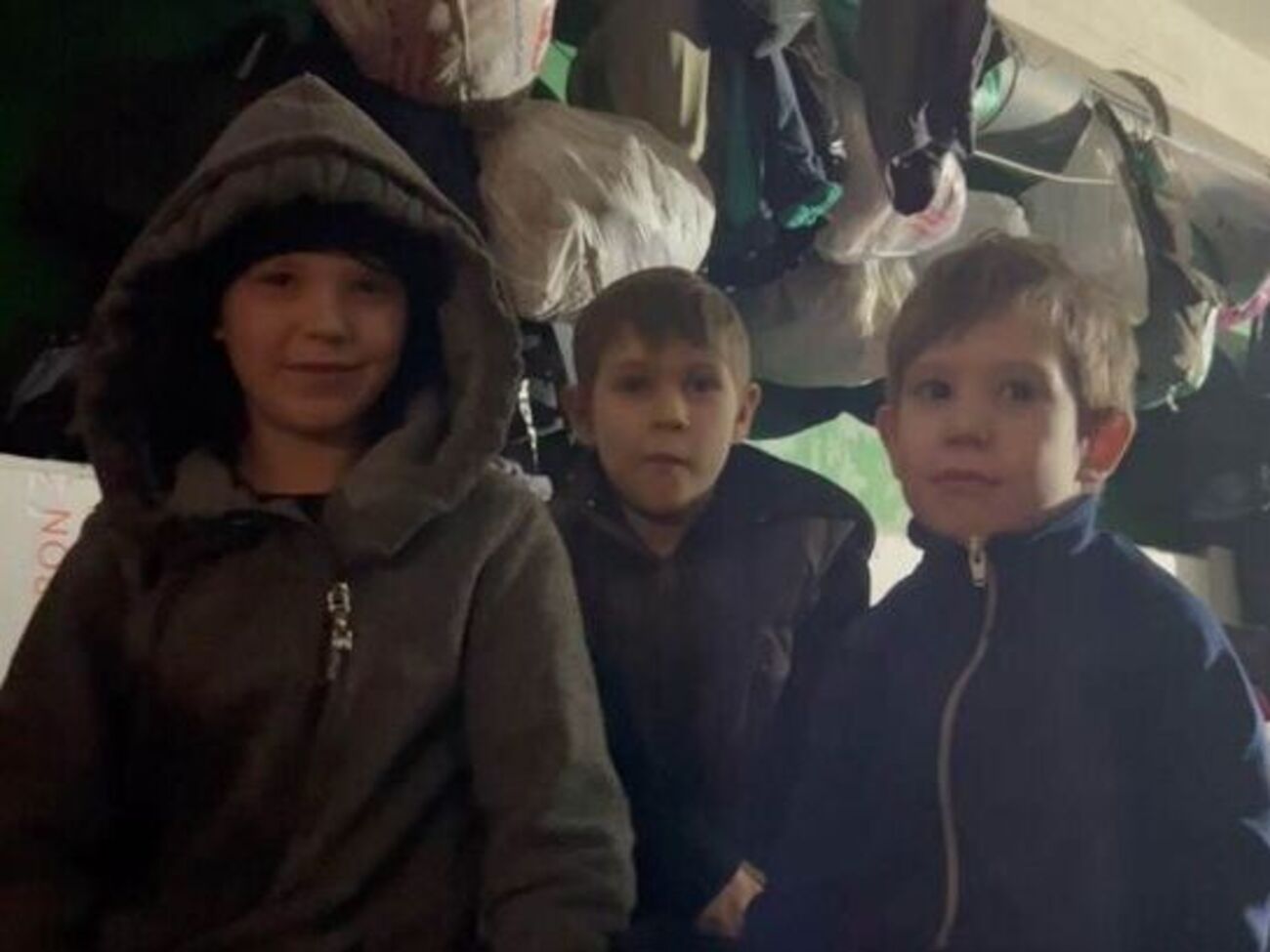 У бомбосховищах "Азовсталі" ховаються сотні людей, зокрема діти