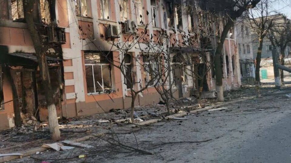 Проход через блокпост мужчинам в Изюме разрешается только при наличии военного билета, отметила Денисова