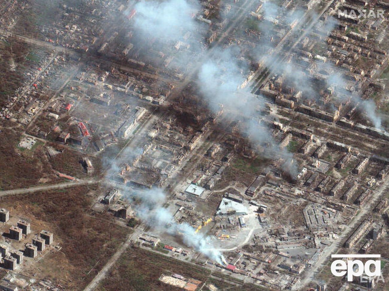 Мариуполь после российских бомбежек и обстрелов. Фото сделано 9 апреля