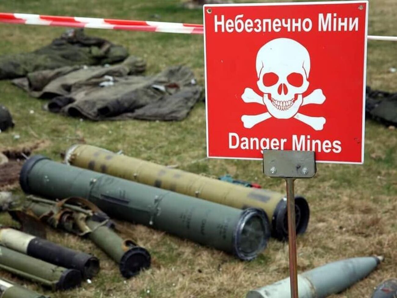 Мэр Ирпеня попросил горожан пока не возвращаться в город, саперы не все успели разминировать