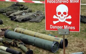 Мэр Ирпеня попросил горожан пока не возвращаться в город, саперы не все успели разминировать