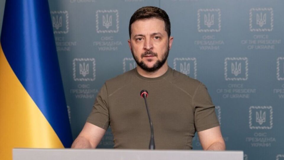 Зеленський: Якби ми отримали доступ до всієї зброї, якої потребуємо, яка є у наших партнерів і яка співставна зі зброєю, яку використовує РФ, ми б уже завершили цю війну