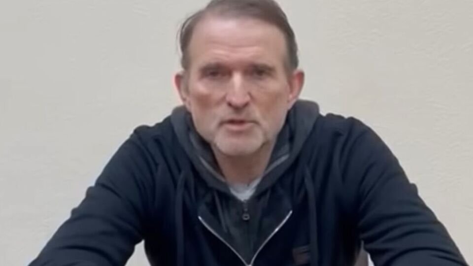 Кума Путіна Медведчука заарештували 16 квітня. 18 квітня політик попросив, щоб його обміняли на жителів та захисників Маріуполя