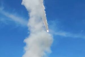 В Кременчуге под ракетный удар попали жилые дома