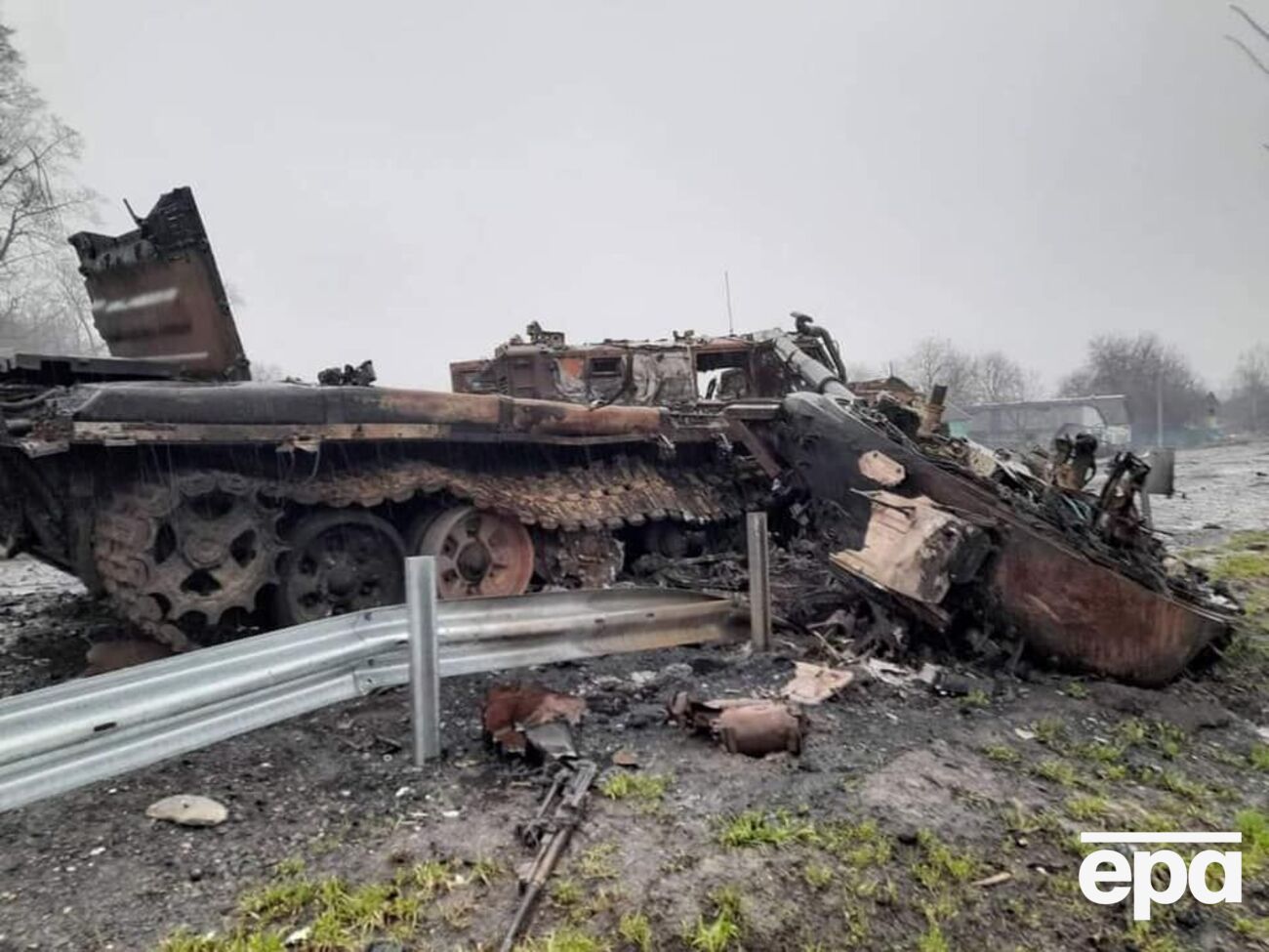 ЗСУ протягом доби на Донбасі знищили вісім російських танків, 44 бойові броньовані машини, 16 одиниць автомобільної техніки та 10 артилерійських систем