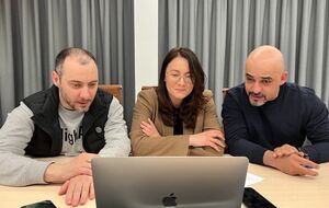 Команда МИУ и правительства получила подтверждение возможности старта процесса либерализации грузового транзита из Украины в страны Европейского союза, отметил Александр Кубраков (на фото – слева)