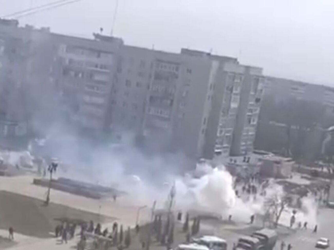 В результате взрывов и обстрелов есть пострадавшие