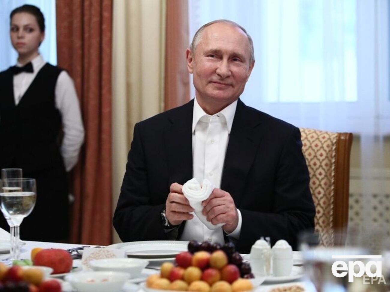 Путин занимает должность президента России с 2000 года с перерывом