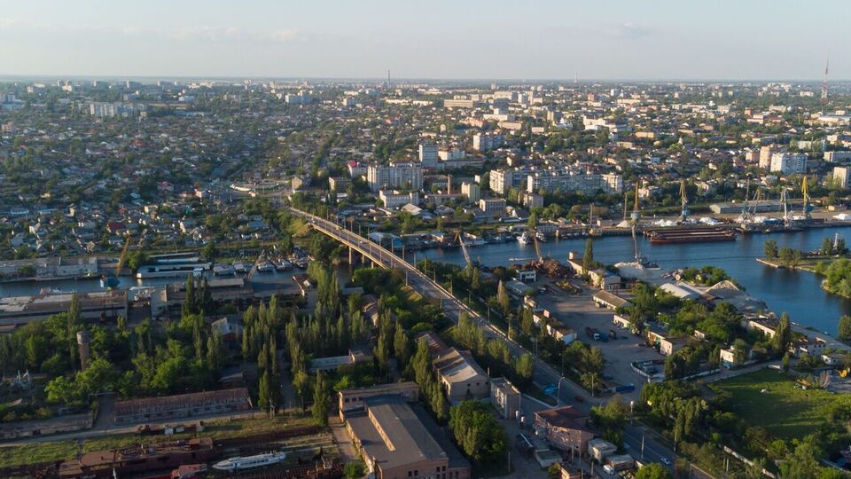 Мати окупанта відмовилася їхати з рідного міста через хворого чоловіка, повідомили в СБУ. На світлині – краєвид на окупований Херсон