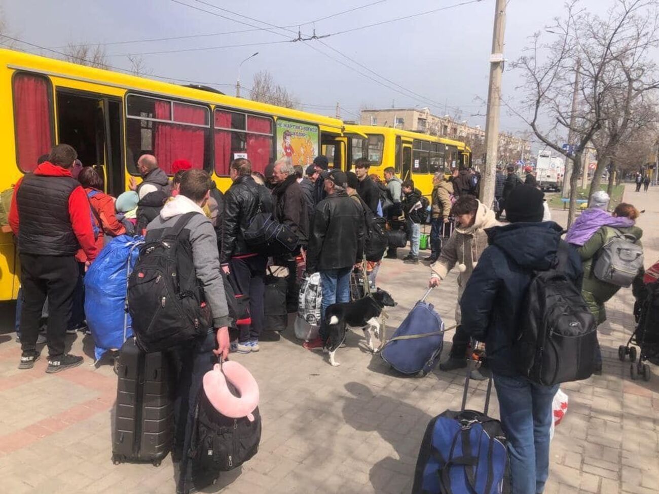 Почти 2,7 тыс. человек эвакуировали из Луганской области