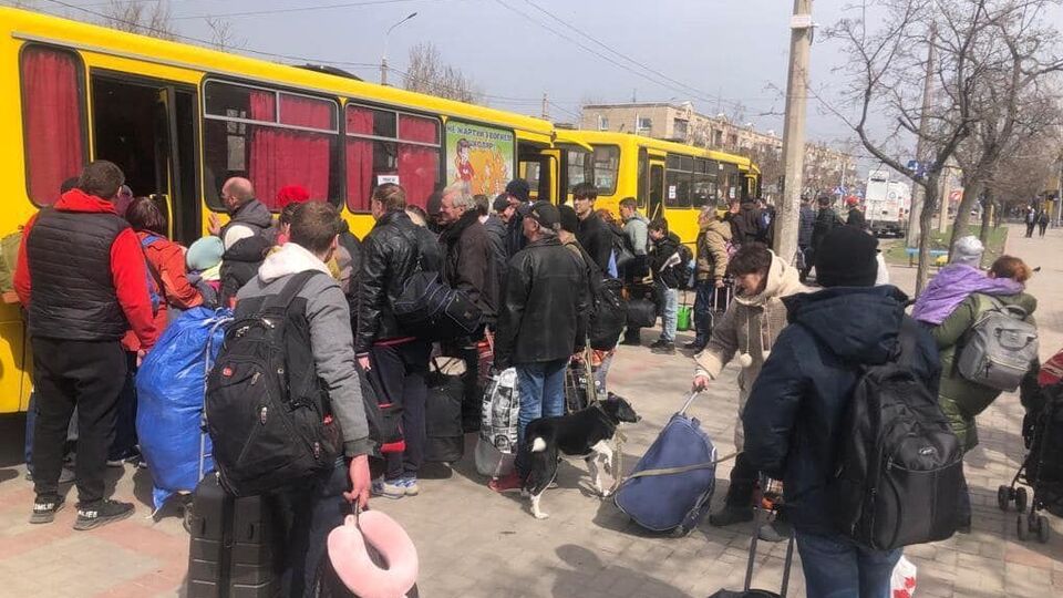 Почти 2,7 тыс. человек эвакуировали из Луганской области