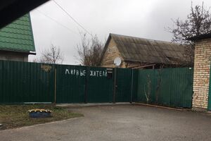 В Буче на улицах лежит множество тел местных жителей, свидетельствуют волонтеры и журналисты