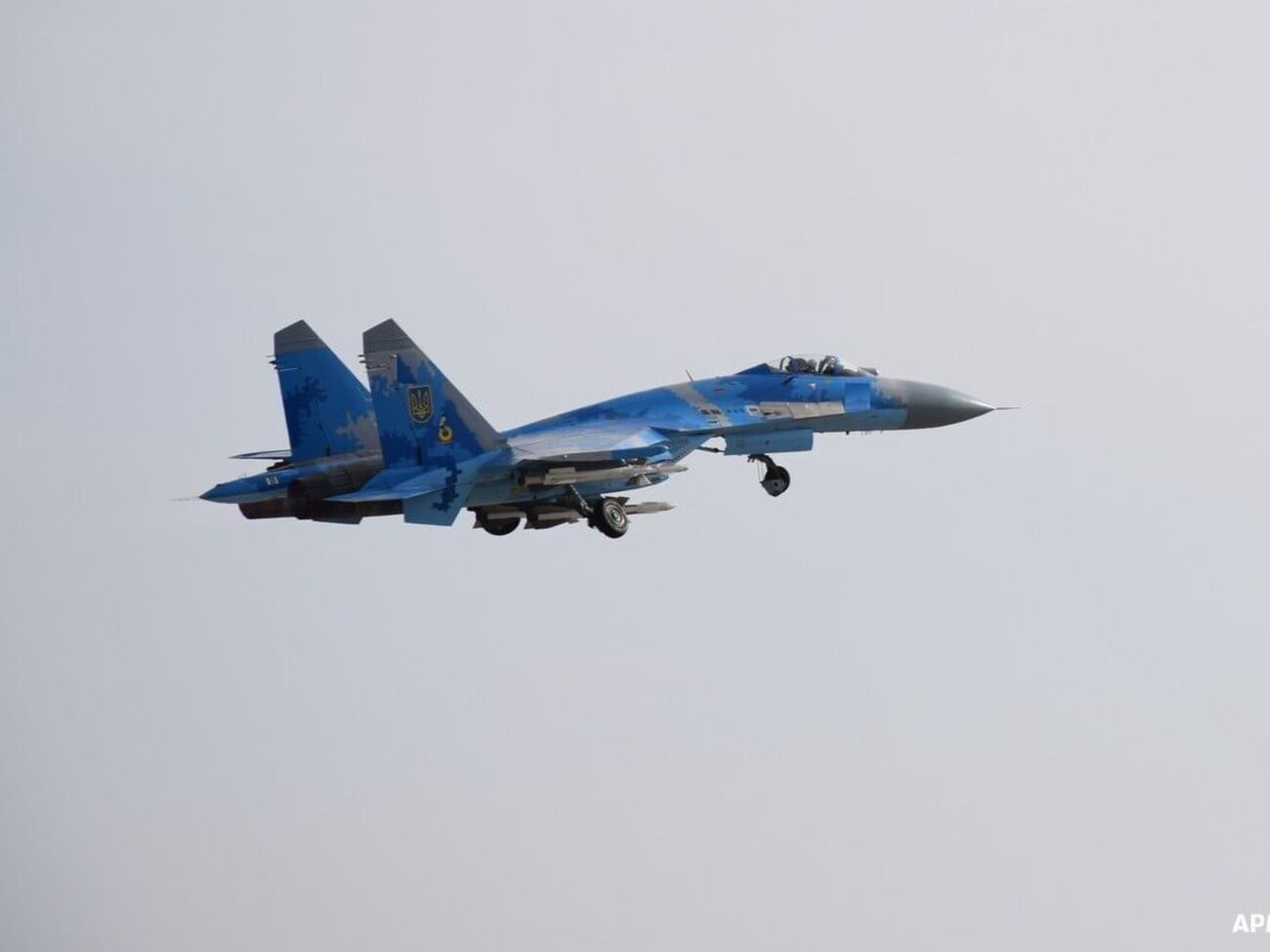 Украина получила запчасти и комплектующие для восстановления и ремонта своих самолетов, отметило&nbsp;командование Воздушных сил ВСУ
