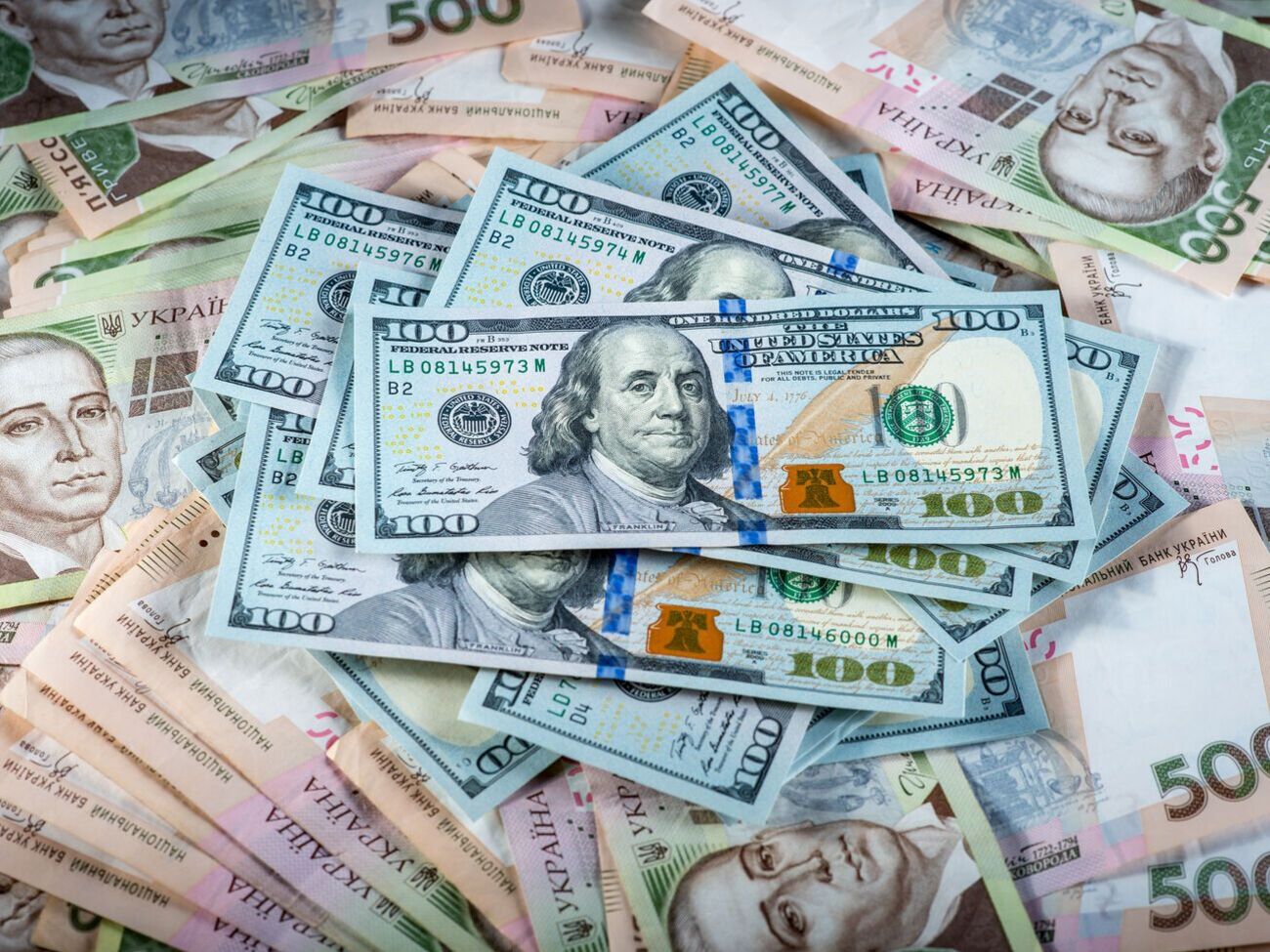 Дефицит&nbsp;государственного бюджета Украины составляет &euro;7 млрд ежемесячно, говорил президент 16 апреля