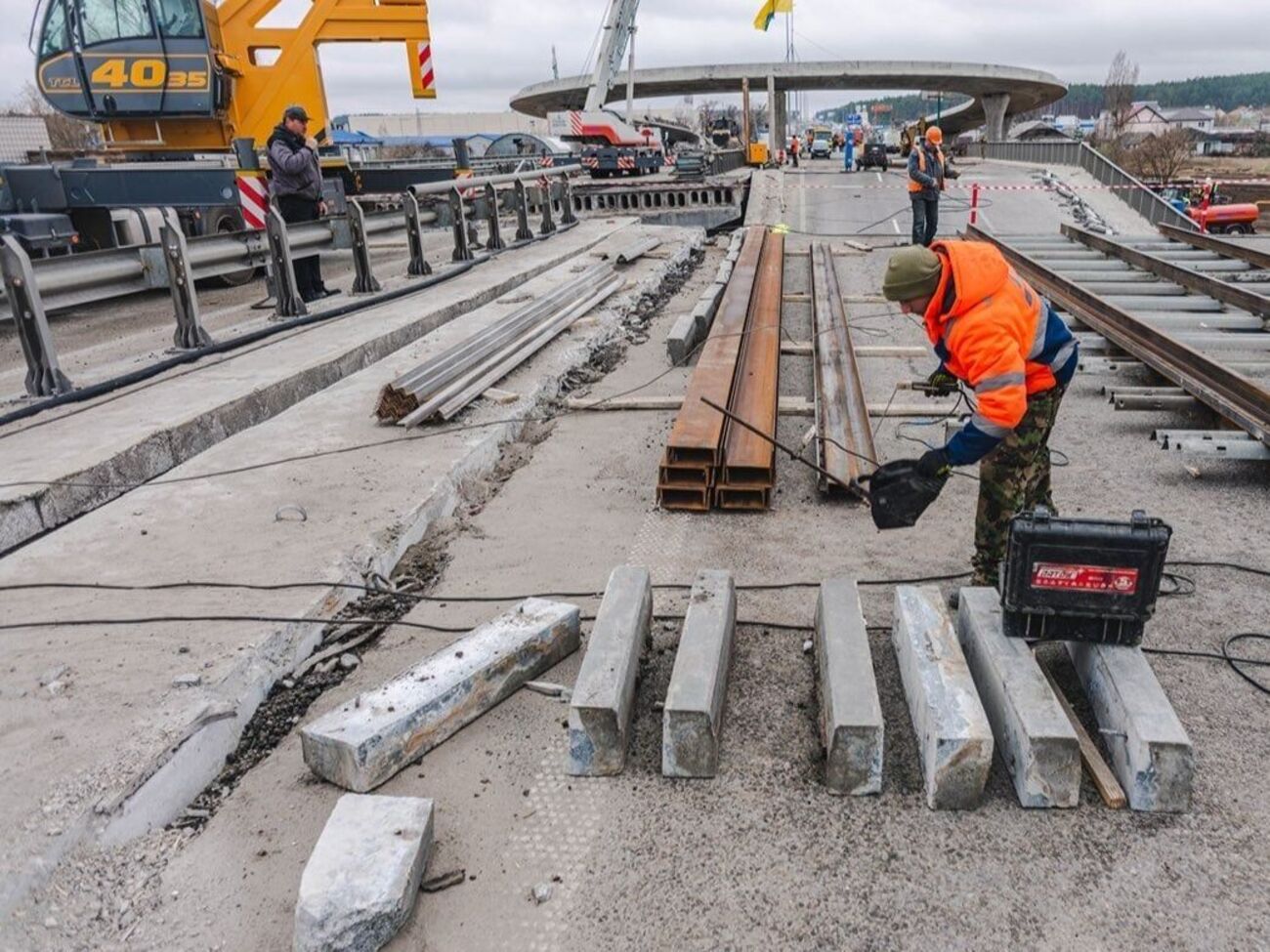 На шести переправах відновлено рух