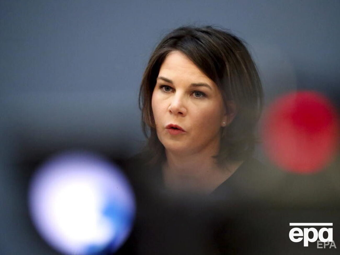 Бербок:&nbsp;Мы вдвое сократим нефть к лету и выйдем на ноль к концу года, а затем последует газ