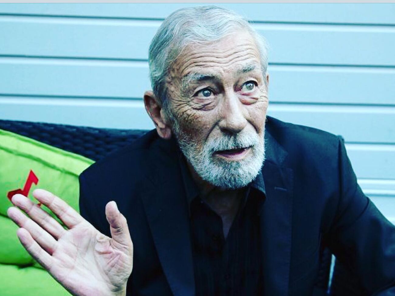 Кикабидзе: Путин хочет вернуться домой героем