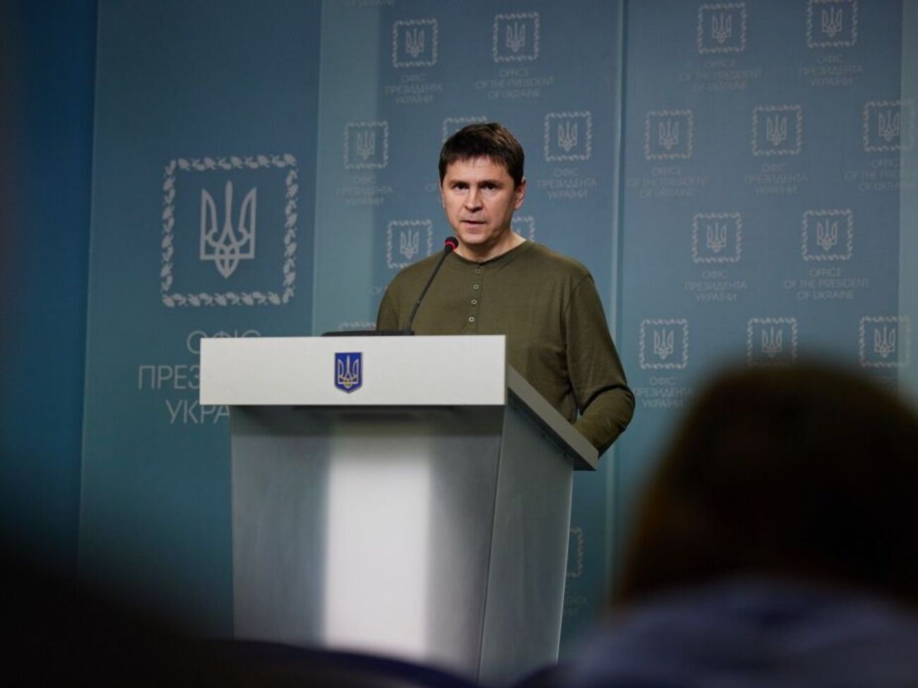 Подоляк заявил, что&nbsp;Россия, имеющая опыт принудительного переселения народов, никогда не признается, что украинцев вывезли насильно