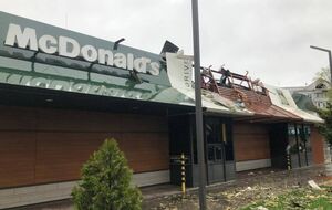 Оккупанты уничтожили McDonald's в центре Харькова
