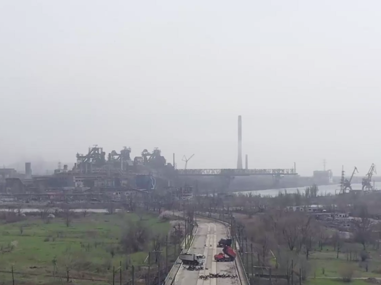 Оккупанты понесли огромные потери при попытках взять "Азовсталь", отметил Арестович
