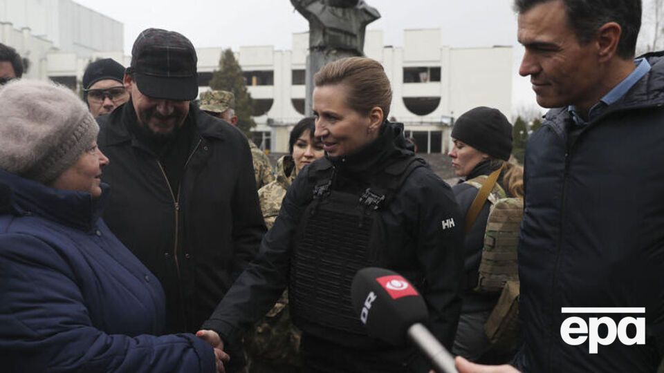 Фредериксен (по центру) посетила Бородянку