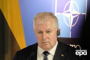 Анушаускас не уточнив кількості озброєння, зазначивши лише, що його багато