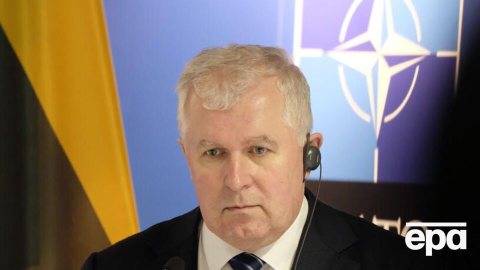 Анушаускас не уточнил количество вооружения, отметив только, что его много