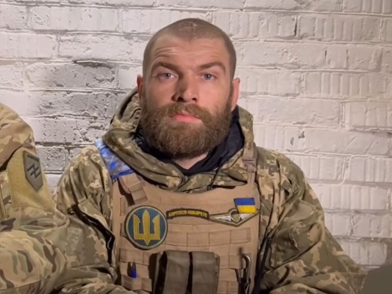 Волынский отметил, что на "Азовстали" находятся более полутысячи раненых военнослужащих, сотни гражданских лиц