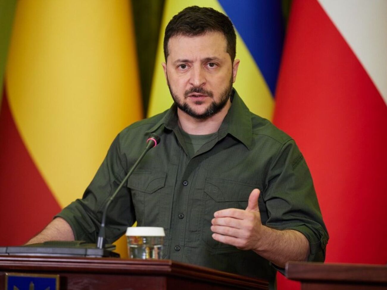 Зеленський про Маріуполь: Ситуація складна, ситуація погана. З учорашнього дня, ми вважаємо, що вона практично не змінилася