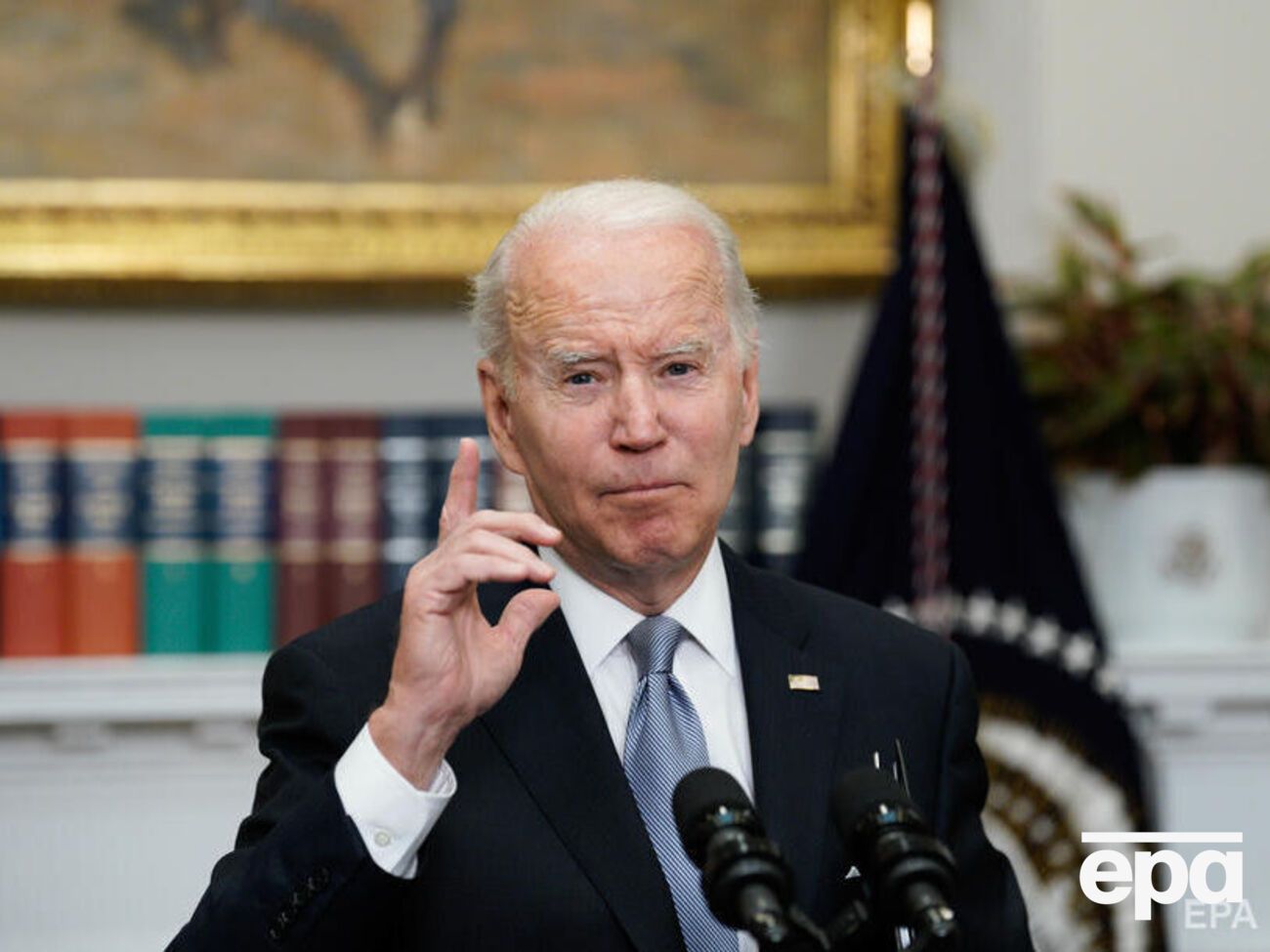 Байден закликав РФ забезпечити гуманітарні коридори для людей, щоб вони змогли покинути Маріуполь