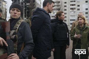 "Шокирован зверствами путинской войны". Премьеры Испании и Дании посетили Бородянку. Фоторепортаж