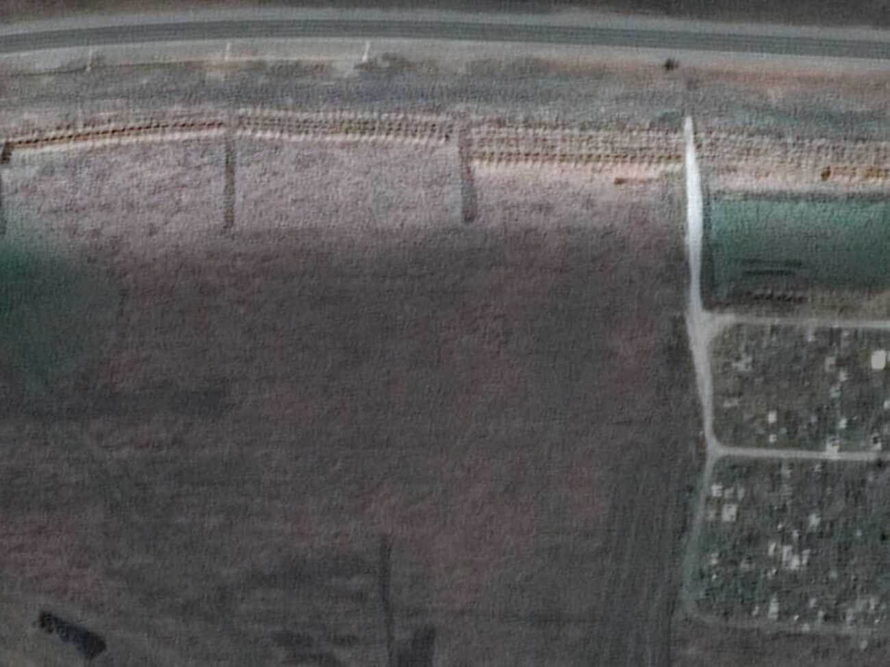 Траншея в Мангуші з'явилася наприкінці березня