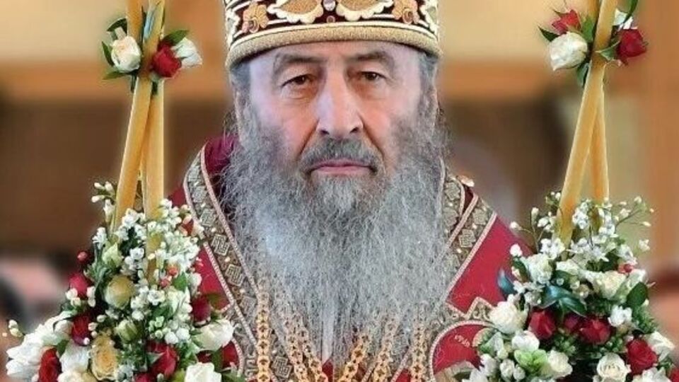 Онуфрий считает, что крестный ход мог бы помочь вывезти раненых военных и унести тела погибших