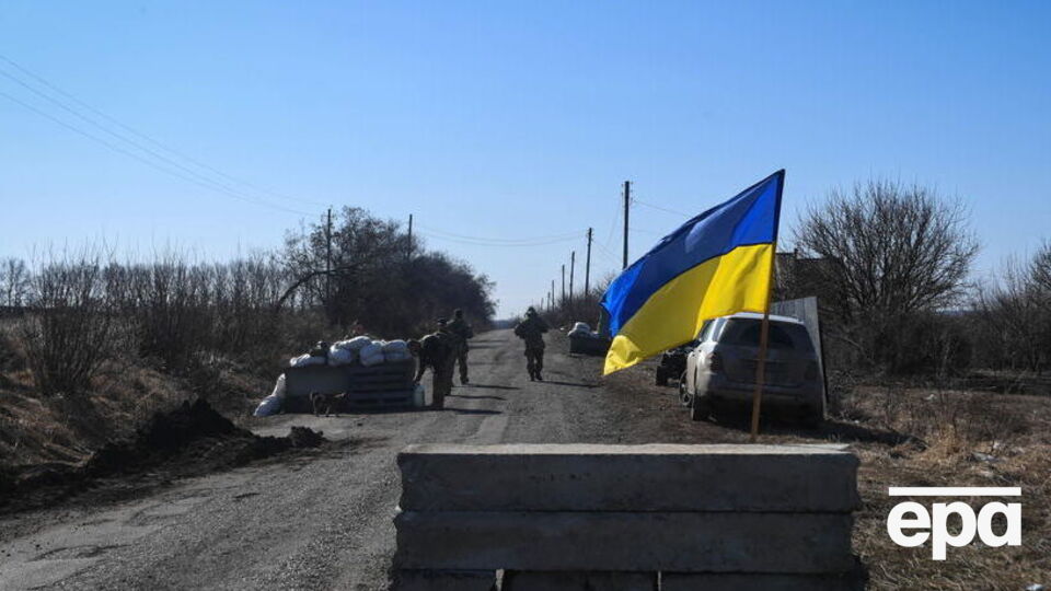 Один зі сценаріїв, озвучених УІМ, передбачає, що Україна фактично залишиться в межах своїх кордонів і конфлікт не буде заморожено