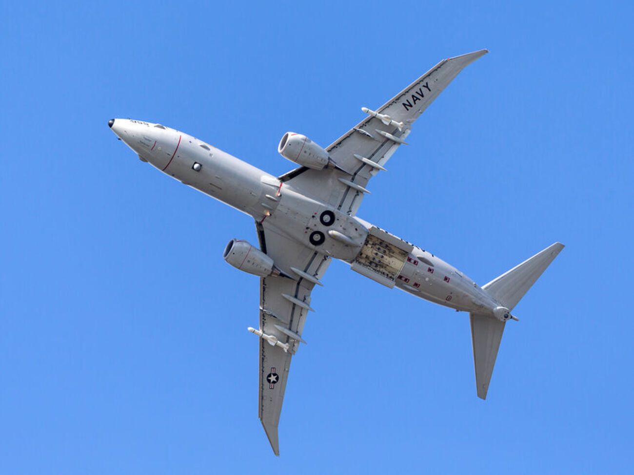 The Times називає P8 "найдосконалішим літаком для полювання за підводними човнами та кораблями" в арсеналі США