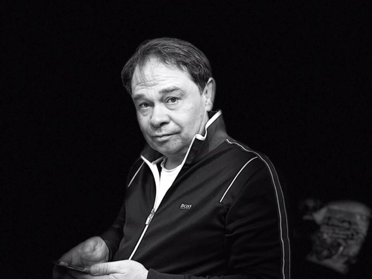 Протосеню нашли повешенным в саду