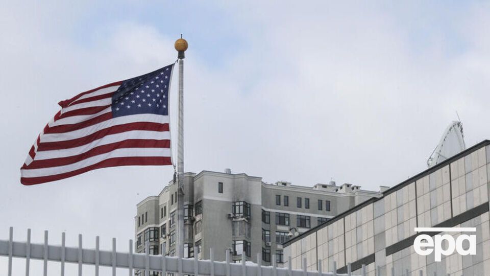 Посольство США: Жестокие нападения России не только угрожают жизни мирных жителей, но отравляют воздух, землю и воду Украины надолго в будущем