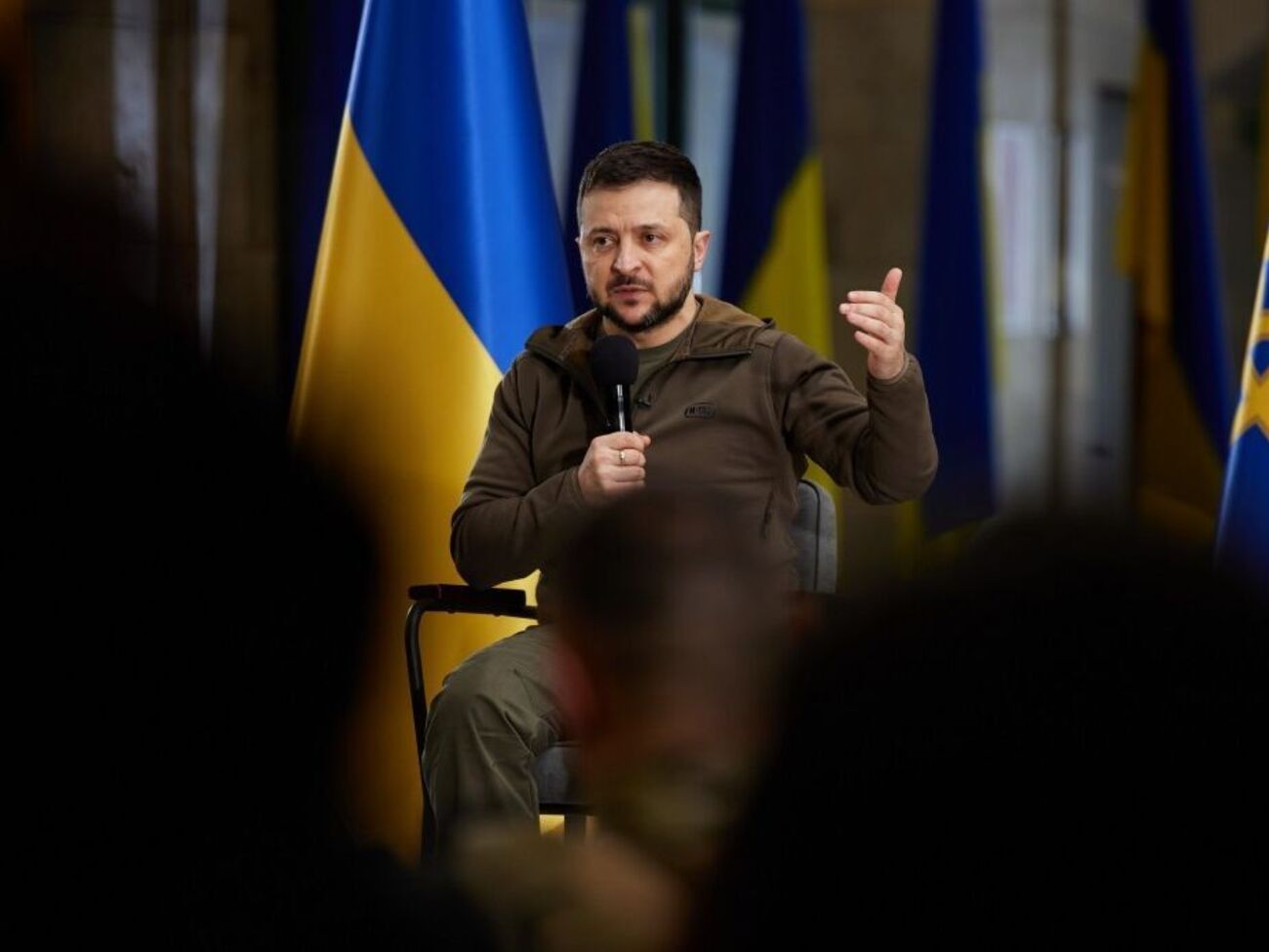 Зеленский:&nbsp;Диалог с Путиным был бы &ndash; или будет &ndash; очень предметным. Не уверен, что эмоциональным, хотя... вы же знаете, видите меня. Все может быть