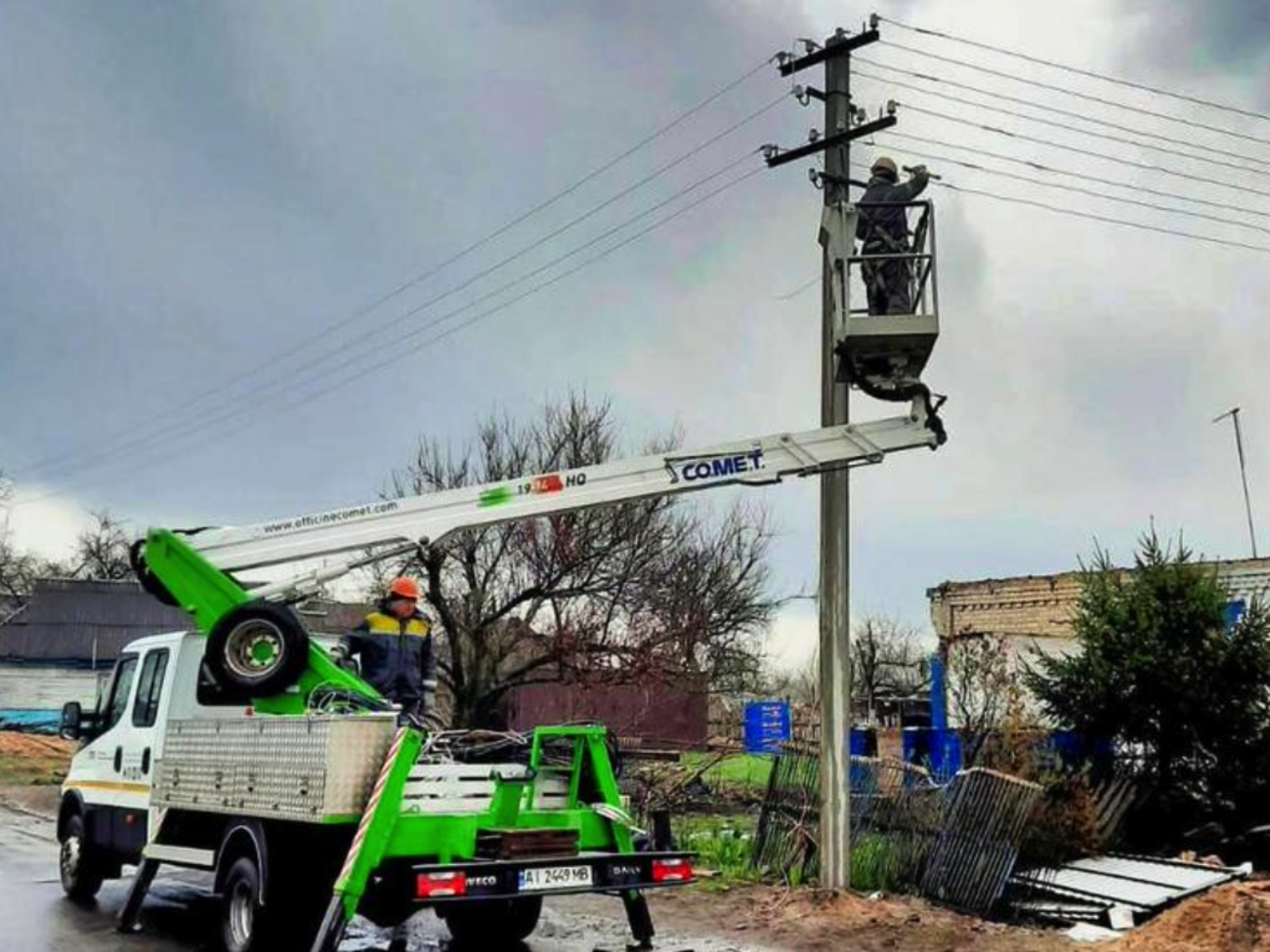 Від початку війни енергетики ДТЕК повернули світло понад 1,1 млн українських сімей